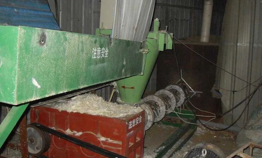 羽毛粉加工腥味、苦味、惡臭味混雜，看工業(yè)除臭劑如何快速除臭！