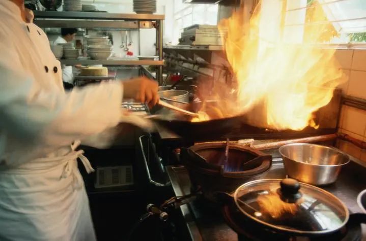 警惕餐飲油煙異味！北京執(zhí)行《排放標(biāo)準(zhǔn)》，最高罰款100萬！